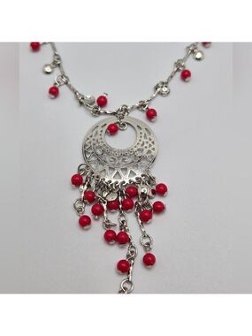 ✨2/$10✨ Silver-Tone Filigree Pendant Necklace w/ Red Beads 17”